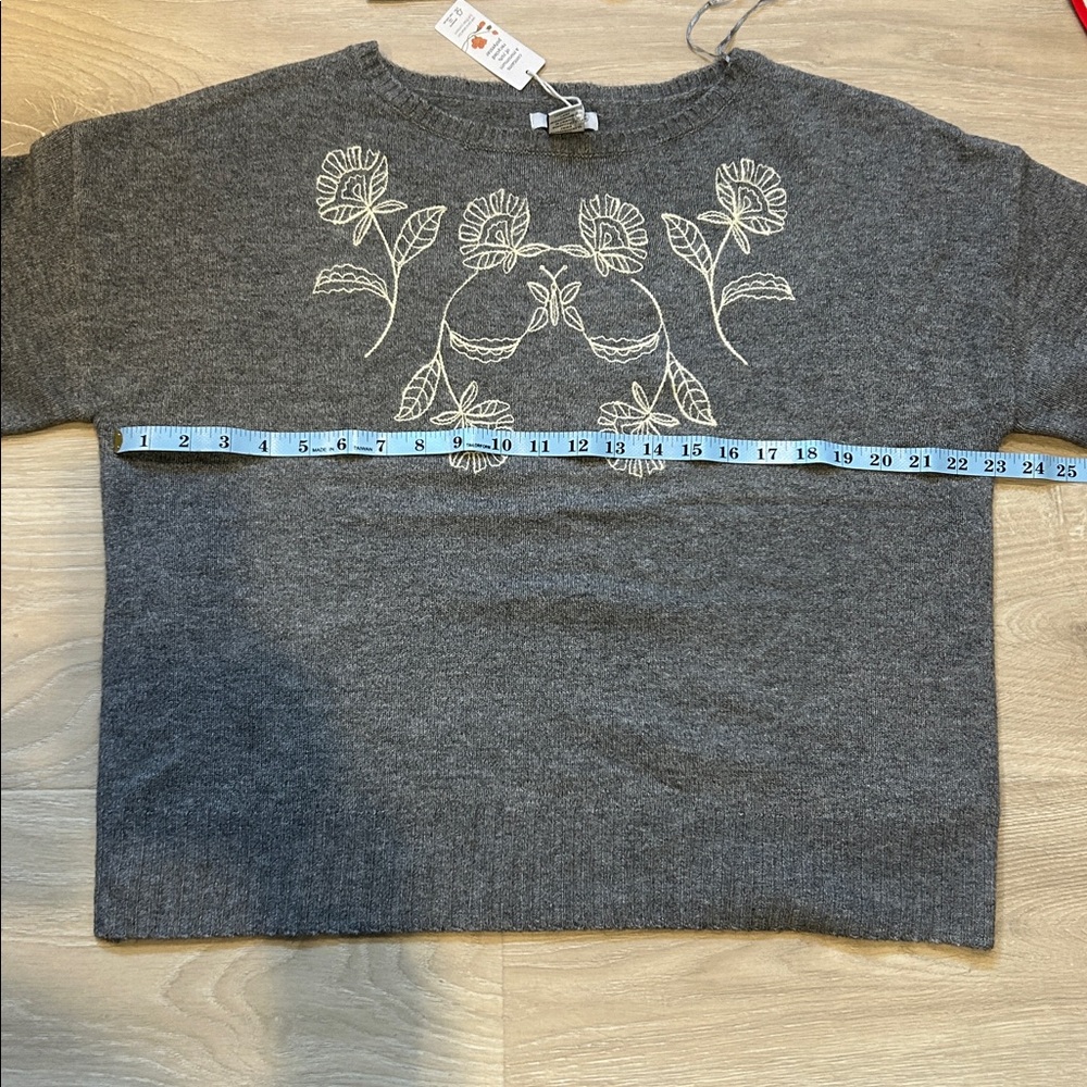 Haute Hippie Charcoal Sweater with Cream Floral Embroidered Design, NWT, Size XL - Picture 8 of 8